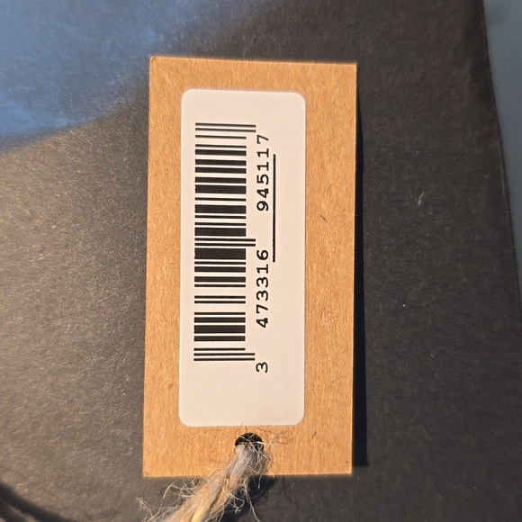 Sisley-Paris Luxury Travel gift set with pouch - Picture 16 of 16